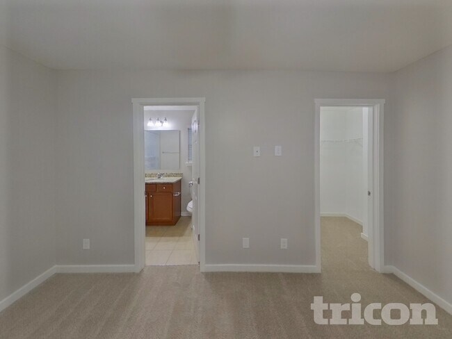 Foto del edificio - 7030 McLothian Ln