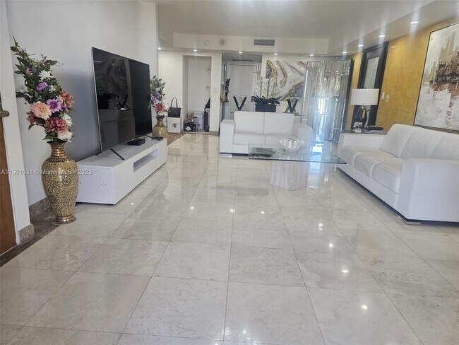 Foto del edificio - 18181 NE 31st Ct