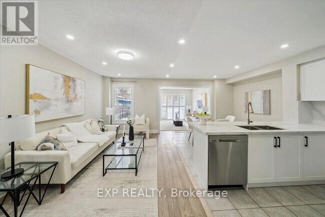 Building Photo - 14 Gateway Ct