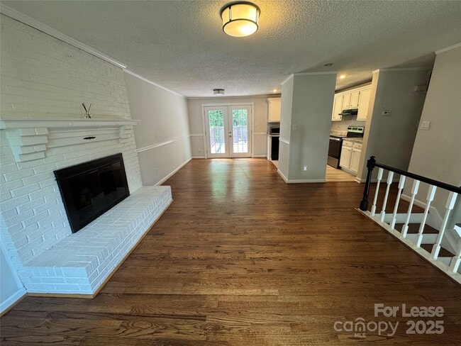Building Photo - 707 Regency Dr