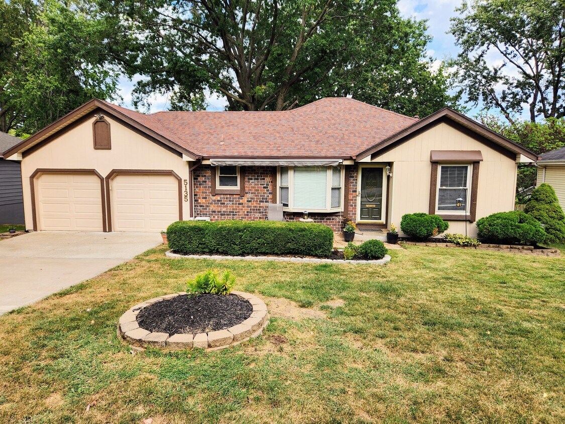 Primary Photo - 5135 Quivira Rd