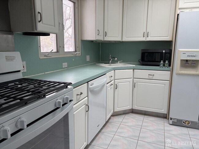 Foto del edificio - 31 Tall Oaks Dr