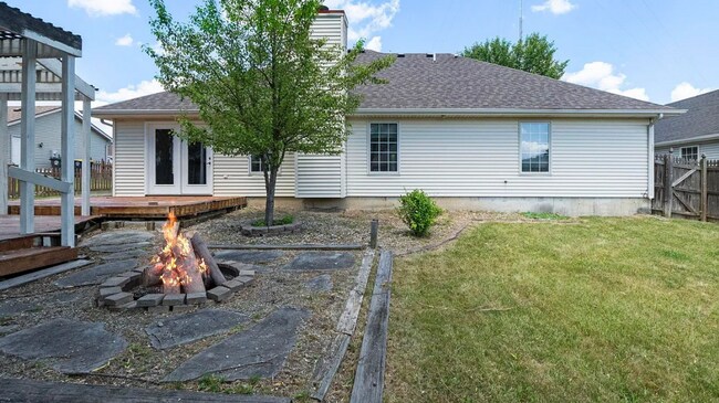 Foto del edificio - BEAUTIFUL 3 bedroom home available in June!