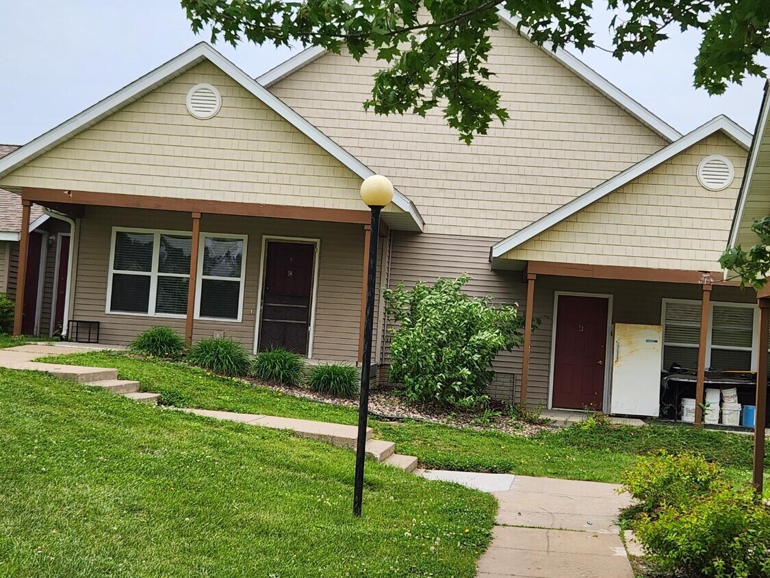 Foto del edificio - 559-599 N. Maple Street - 599-D/50H