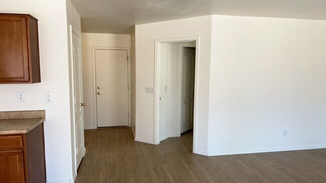 Building Photo - Beautiful 4 bed, 2.5 bath in Maricopa!