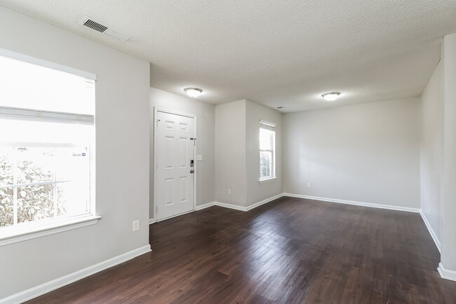 Building Photo - 11206 Amber Glen Dr