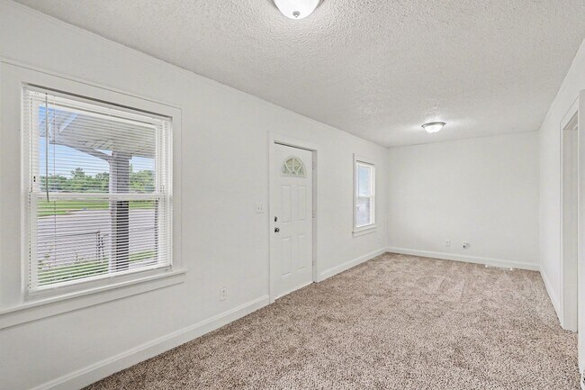 Foto del edificio - 3106 E 75th St