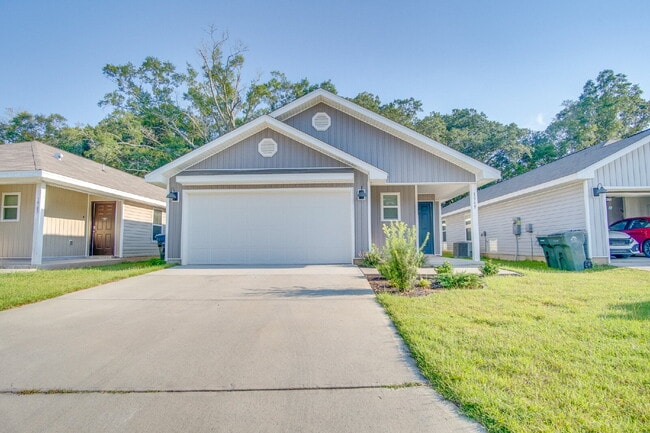 Building Photo - Ashland Manor 3BR/2BA Home – Open Layout, ...