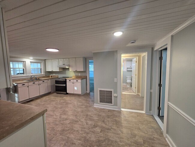 Foto del edificio - Charming & Low-Maintenance Living Just Steps from Downtown Wendell!