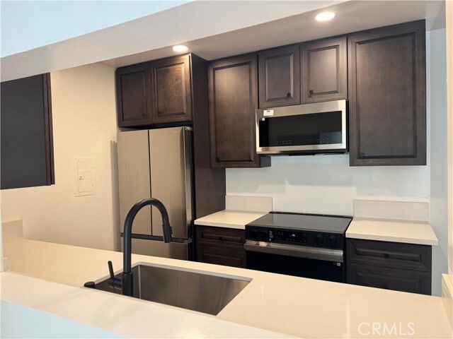 Foto del edificio - 5460 White Oak Ave