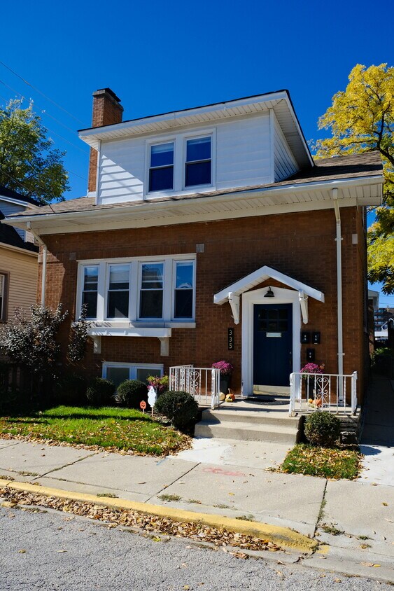 335 Burkhardt Ct Unit 1, Forest Park, IL 60130 Apartments in Forest