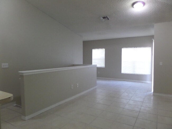 Building Photo - 10294 Fox Trail Rd S