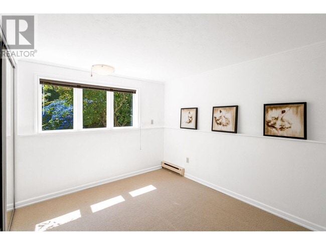 Building Photo - 2226 Haywood Ave