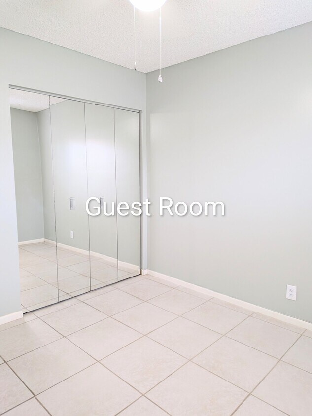 Building Photo - 7190 Golf Colony Ct