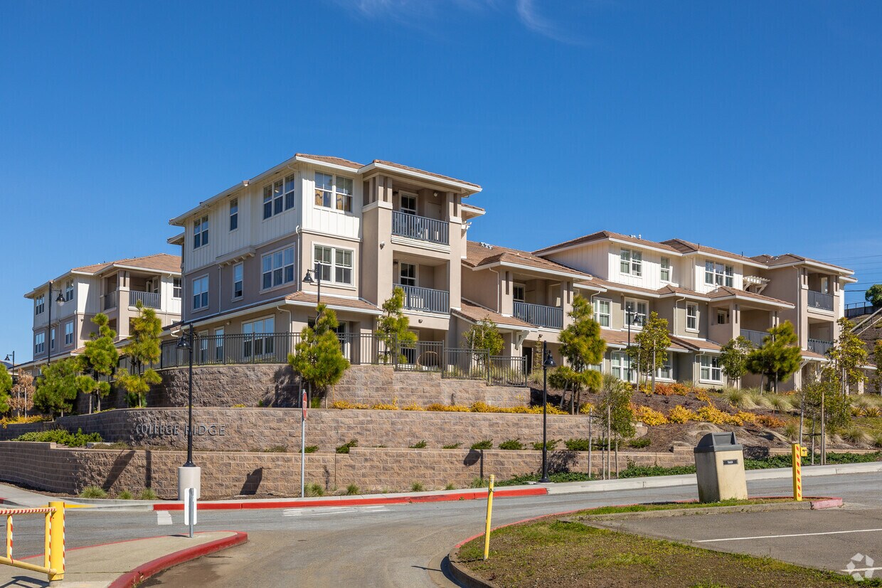 Primary - Skyline College Faculty & Staff Housing