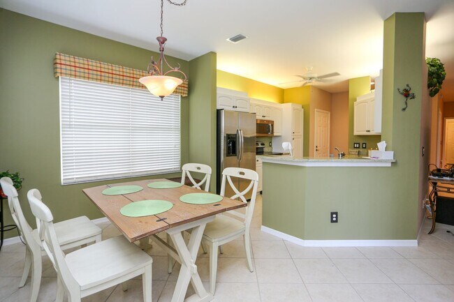 Building Photo - ** STRAND ** NO GOLF TRANSFER ONLY SOCIAL TO THE STRAND ** AVAILABLE DECEMBER-APRIL **