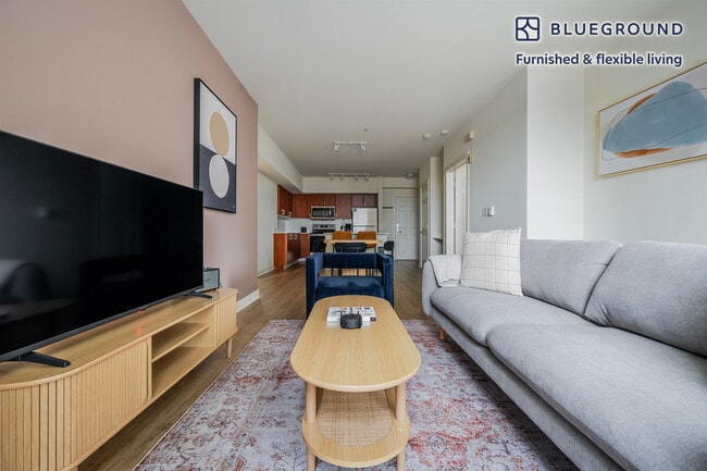 Building Photo - 11000 NE 10th St