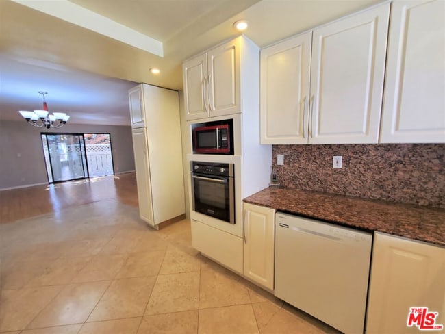 Photo - 4365 McLaughlin Ave Townhome