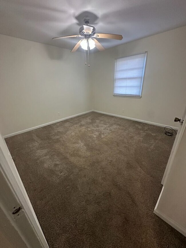 Building Photo - Sixteenth St Duplex-ZEE