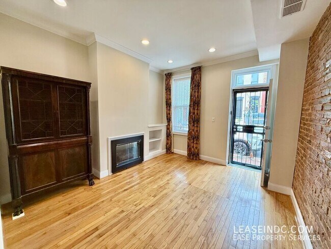 Foto del edificio - 2251 12th Pl NW