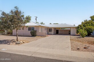 Building Photo - 712 W Parkway Blvd