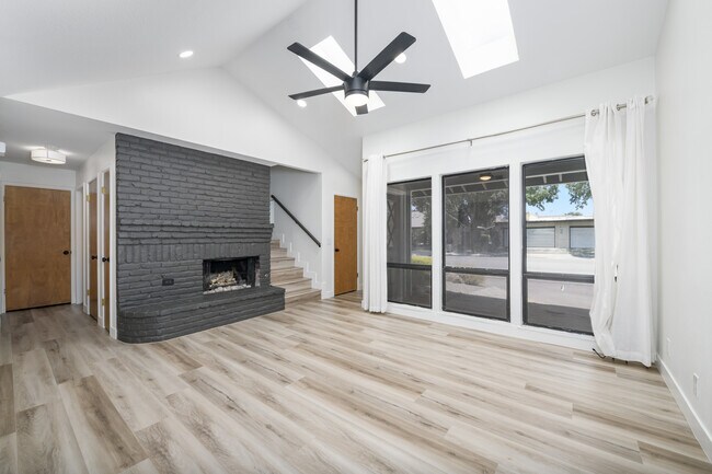 Foto del edificio - 1704 Humboldt Ave