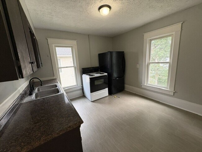 Foto del edificio - 147 8th St NW