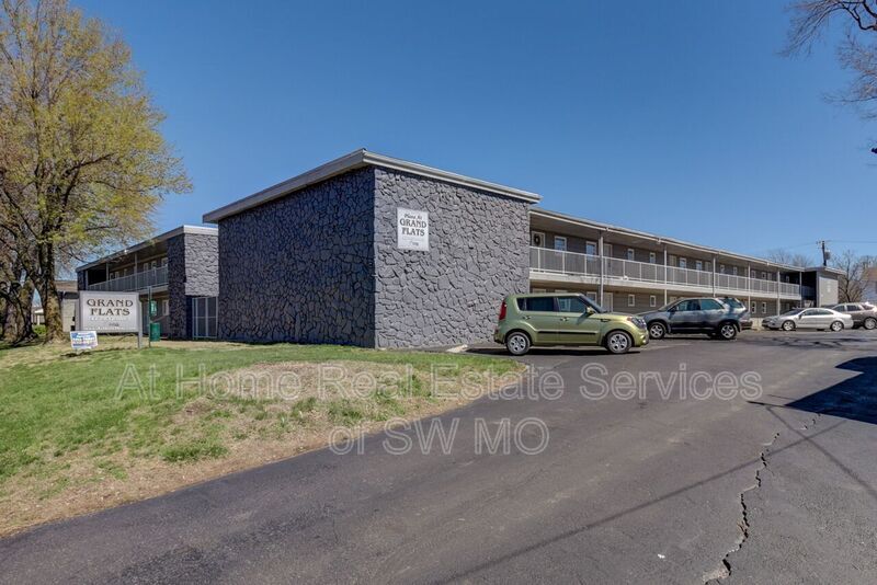 Primary Photo - 930 S Campbell Ave