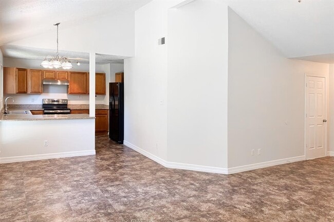 Building Photo - 4827 Rivertree Ln