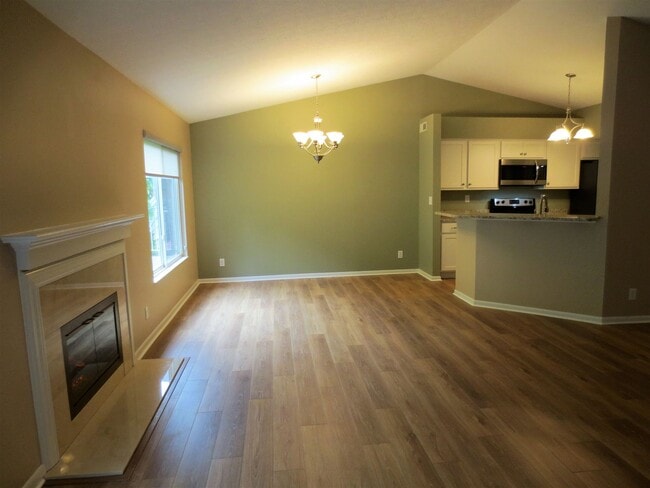 Building Photo - 2112 Clareglen Dr
