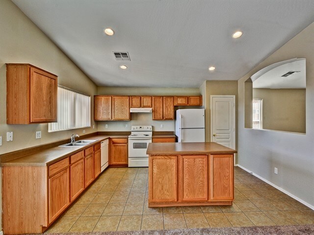 Foto del edificio - 161 N 151st Ave