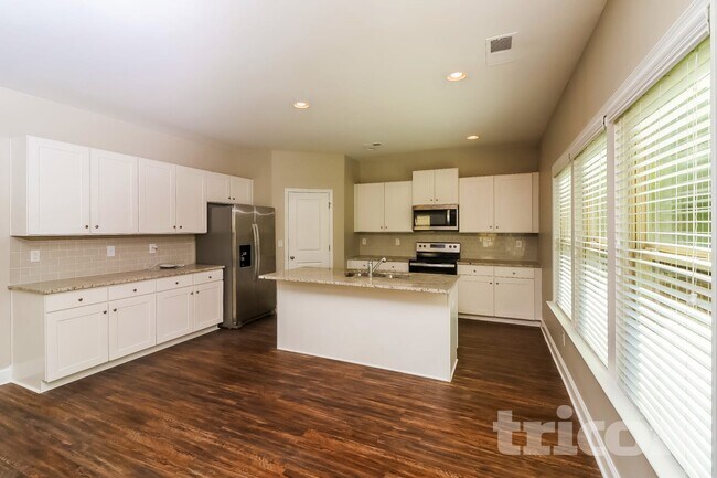 Foto del edificio - 230 Margrave Dr