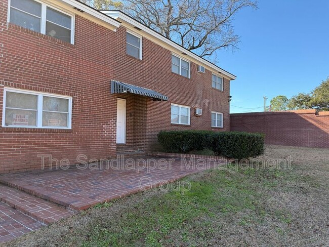 Building Photo - 4133-2 St John's Avenue