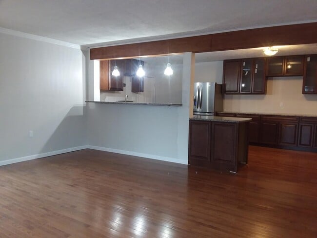 Building Photo - 9780 Windy Hill Dr