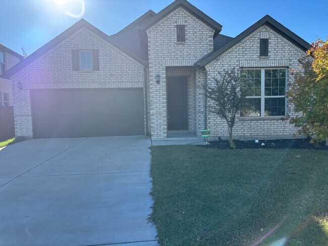 Building Photo - Welcome to Your Next Home in the Sought-Af...