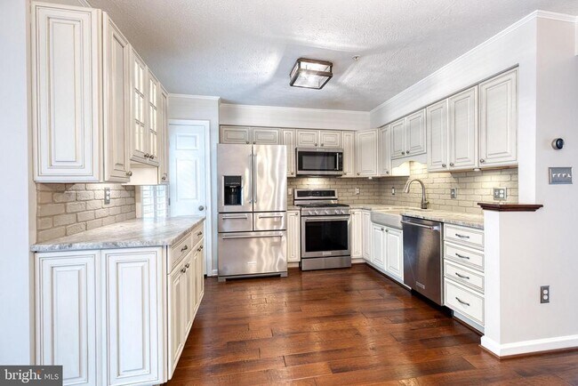 Building Photo - 712 Pine Drift Dr