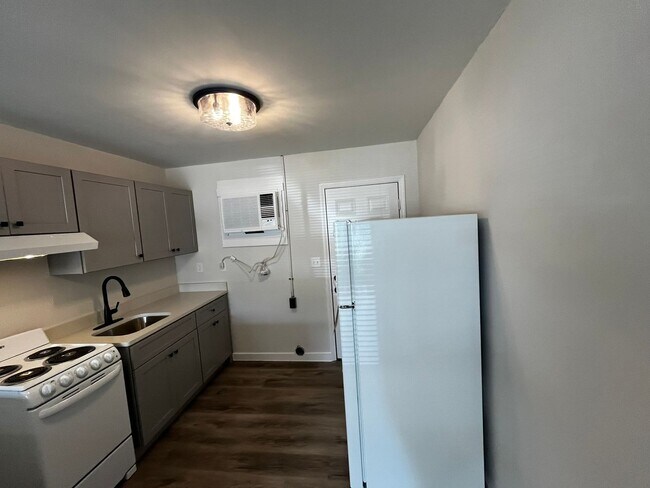 Foto del edificio - Newly Renovated Unit!!