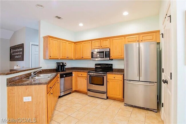 Foto del edificio - 8981 Spring Grove S