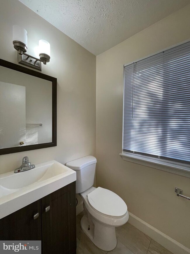 Building Photo - 7233 Mill Creek Ct