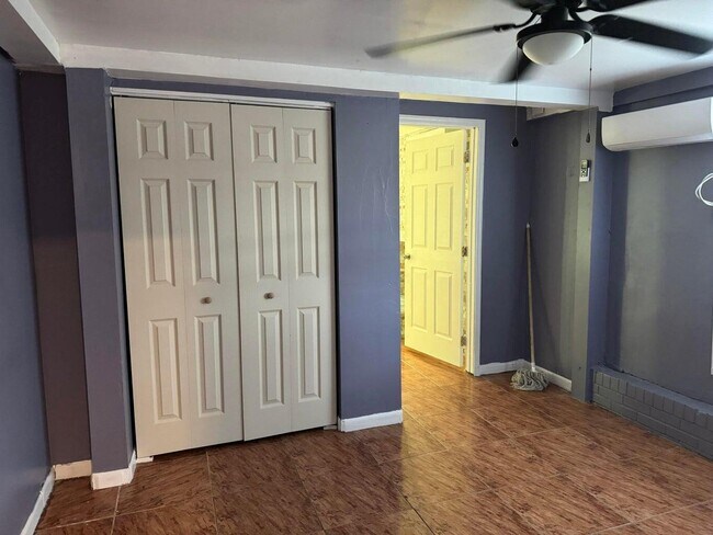 Foto del edificio - 1299 Stoneway Ln