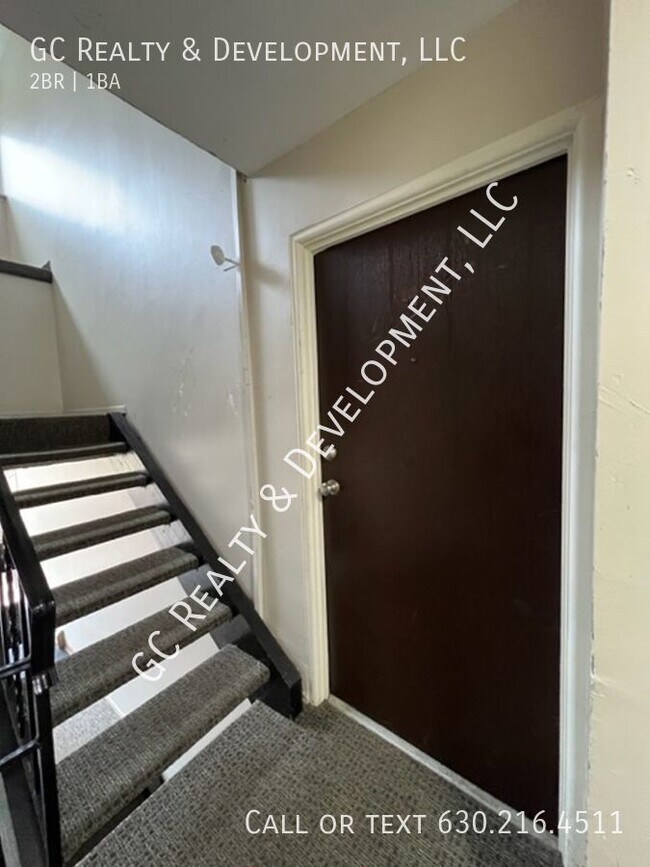 Foto del edificio - ***WESTMONT / LARGE 2 BEDROOM / HEAT INCLU...