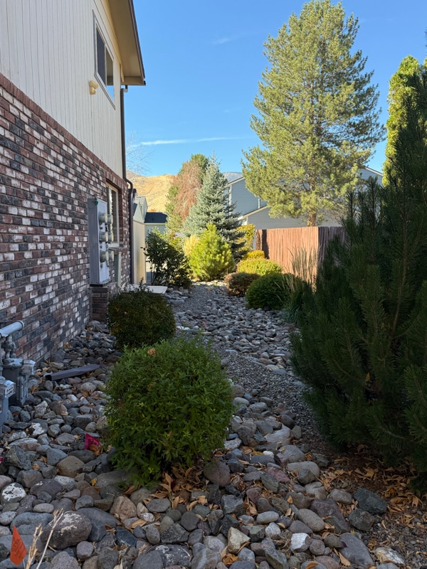 Building Photo - 850 Travis Dr