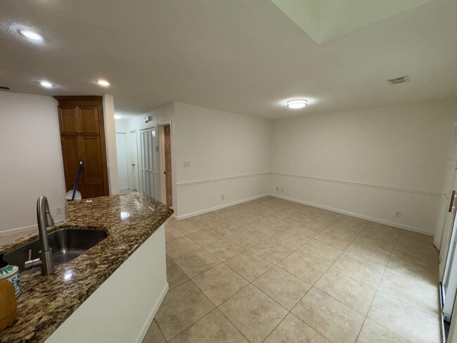 Foto del edificio - 6447 Parkview Dr