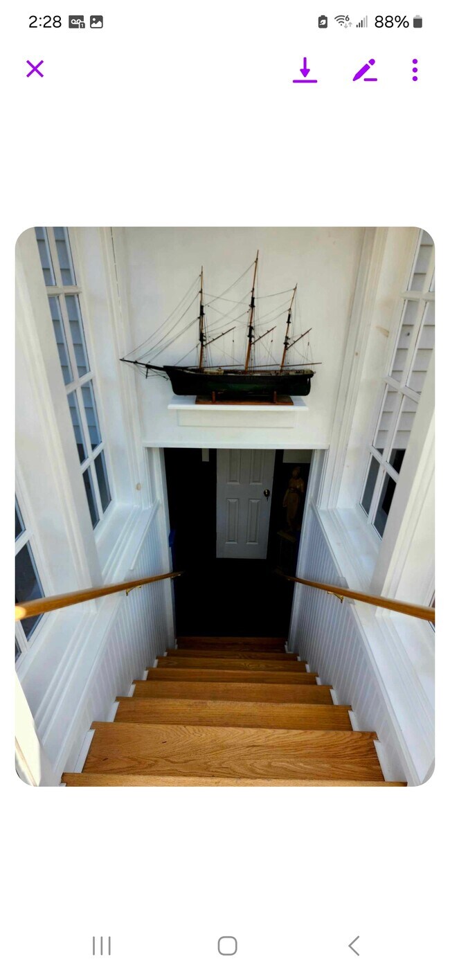 Building Photo - 27 Rossie St
