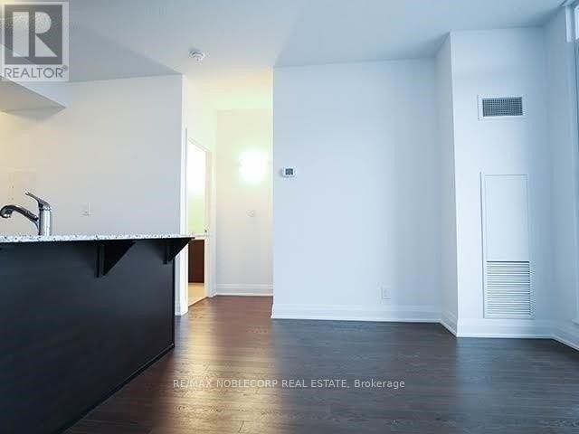 Photo du bâtiment - 12 Woodstream Blvd