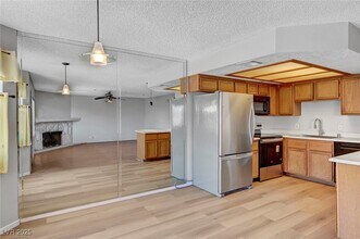 Building Photo - 913 Falconhead Ln