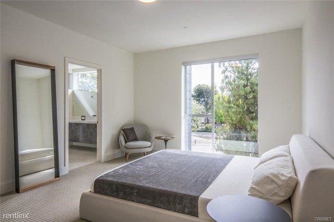 Foto del edificio - 2 br, 2 bath  - 12117 Valleyheart Dr # 404
