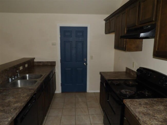 Building Photo - 804 N Evans Ave