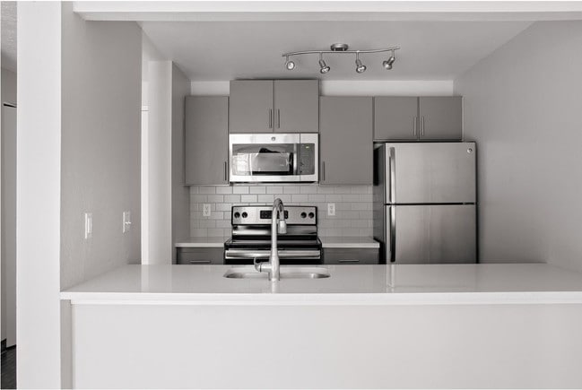 Building Photo - Seven West at the Trails