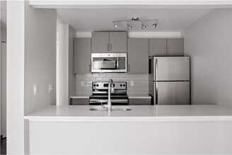Building Photo - Seven West at the Trails
